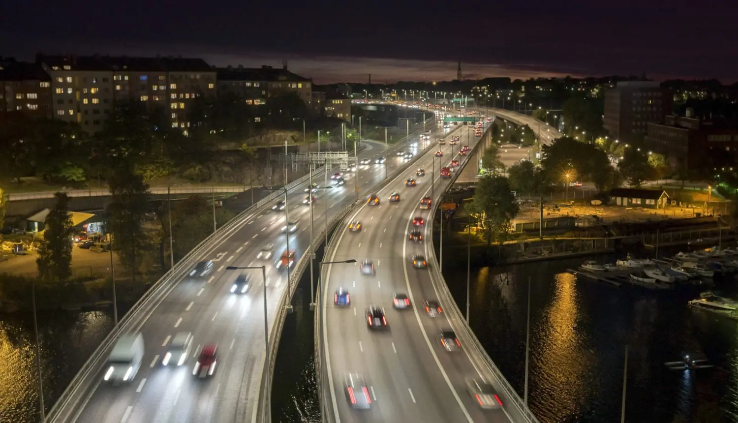 vehicles on freeway